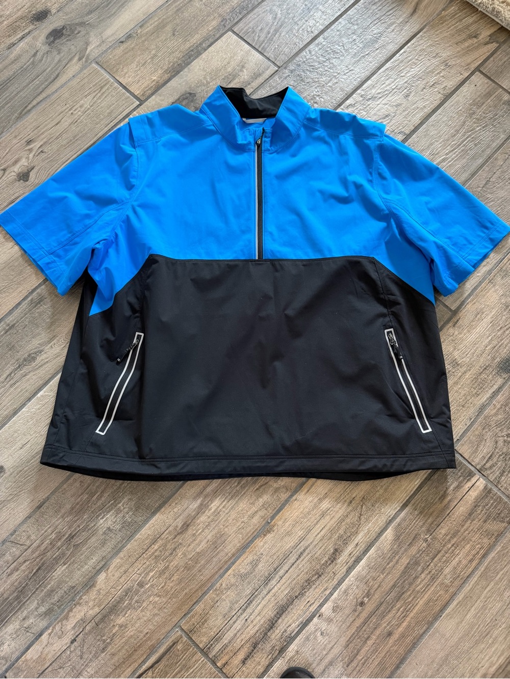 Cutter & Buck Blue and Black Short Sleeve Rain Pullover